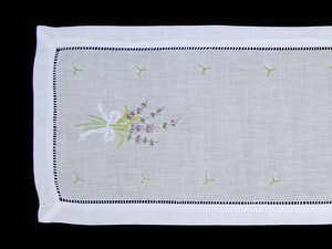 Table Runner Lavender Bunch